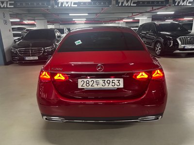 2025 Mercedes-BENZ E-CLASS photo 3