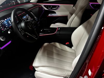 2025 Mercedes-BENZ E-CLASS photo 4