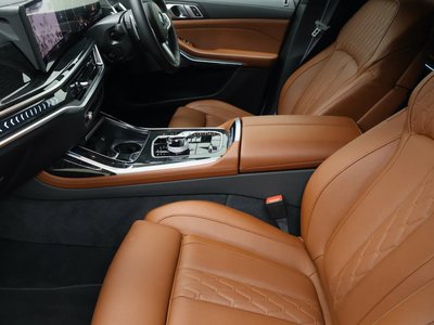 2025 BMW X7 缩略图 38