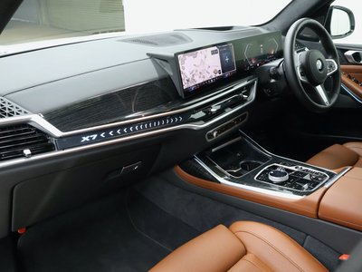 2025 BMW X7 缩略图 37