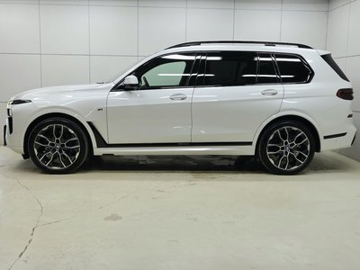 2025 BMW X7 缩略图 24