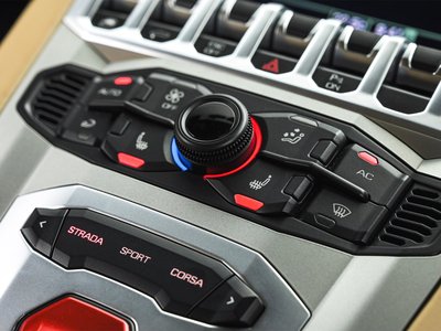 2014 Lamborghini AVENTADOR 缩略图 22