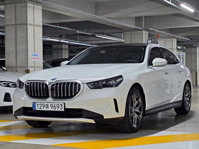 BMW 5 SERIES - 1