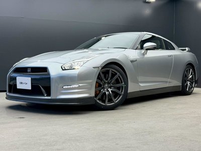 NISSAN GT-R - 1
