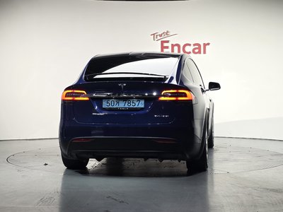 TESLA MODEL X - 3
