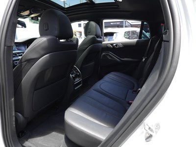 2021 BMW X6 — миниатюра 15