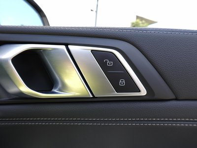 2021 BMW X6 — миниатюра 25