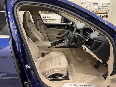 PORSCHE PANAMERA - 8