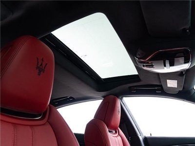 صورة 5 لـ 2021 Maserati QUATTROPORTE