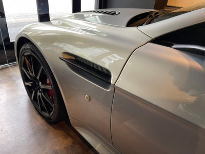 ASTON MARTIN V12 VANTAGE - 7