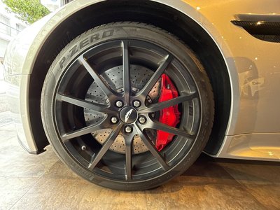 ASTON MARTIN V12 VANTAGE - 9
