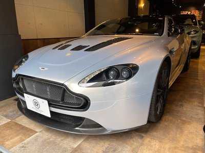 ASTON MARTIN V12 VANTAGE - 1