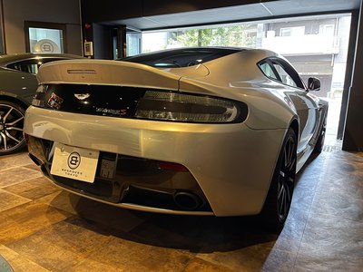 ASTON MARTIN V12 VANTAGE - 10