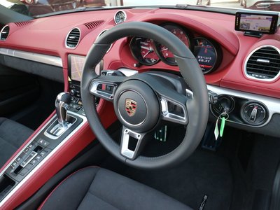 PORSCHE 718 SPYDER - 10