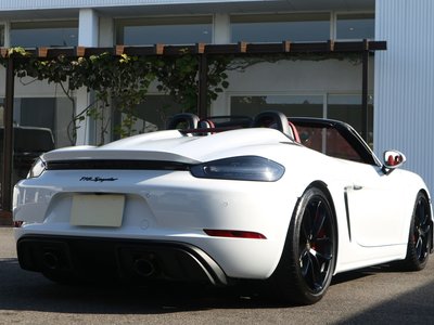 PORSCHE 718 SPYDER - 4