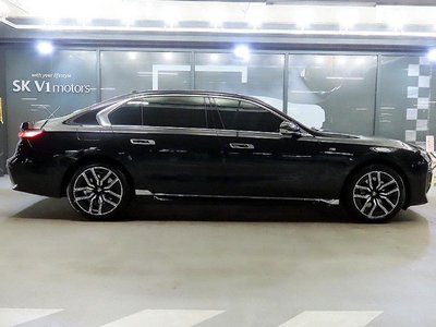 BMW 7 SERIES - 2
