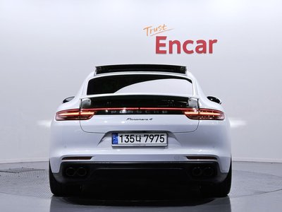 PORSCHE PANAMERA - 4