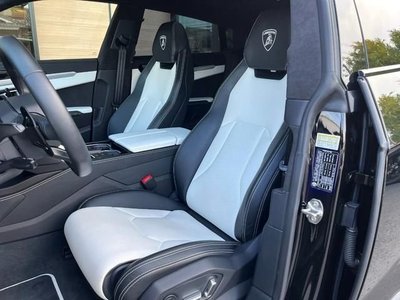 2019 Lamborghini URUS photo 4