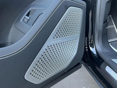 2019 Lamborghini URUS photo 2