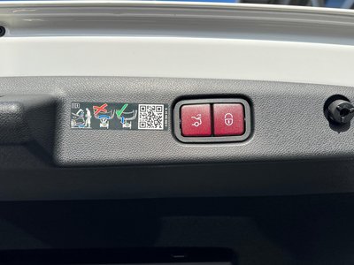 MERCEDES-BENZ E-CLASS - 6