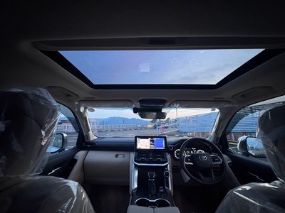 صورة مصغرة 17 لـ 2024 Toyota LAND CRUISER 300