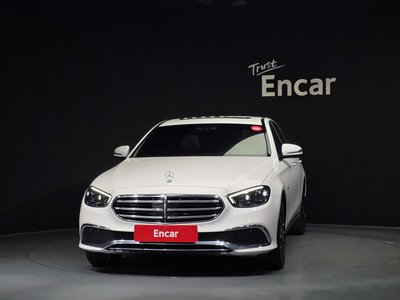 MERCEDES-BENZ E-CLASS - 2