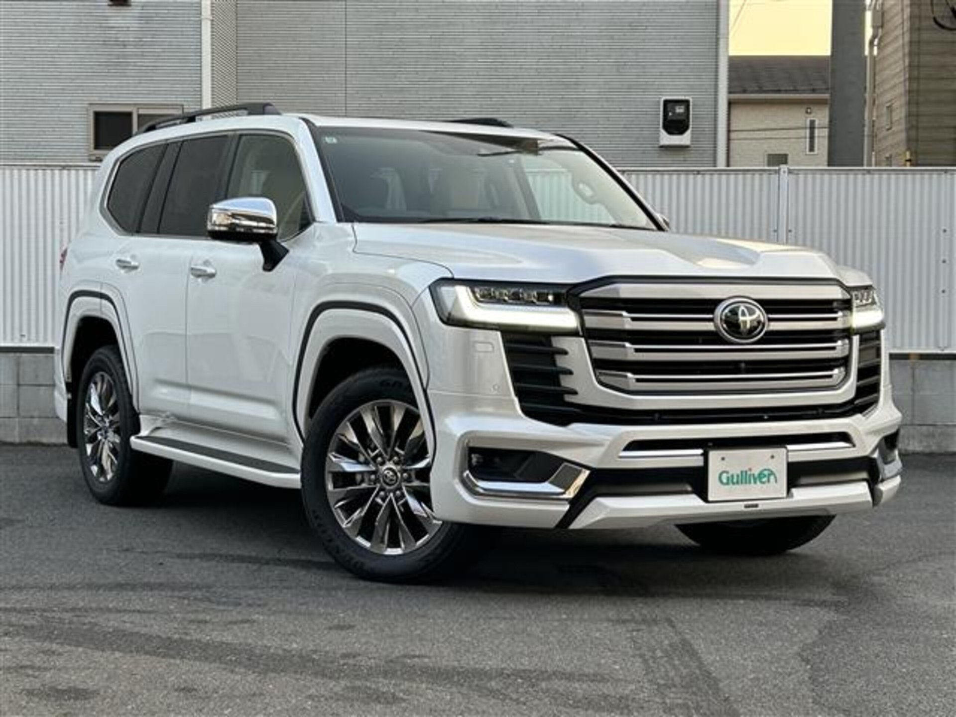 TOYOTA LAND CRUISER 300 - View 1