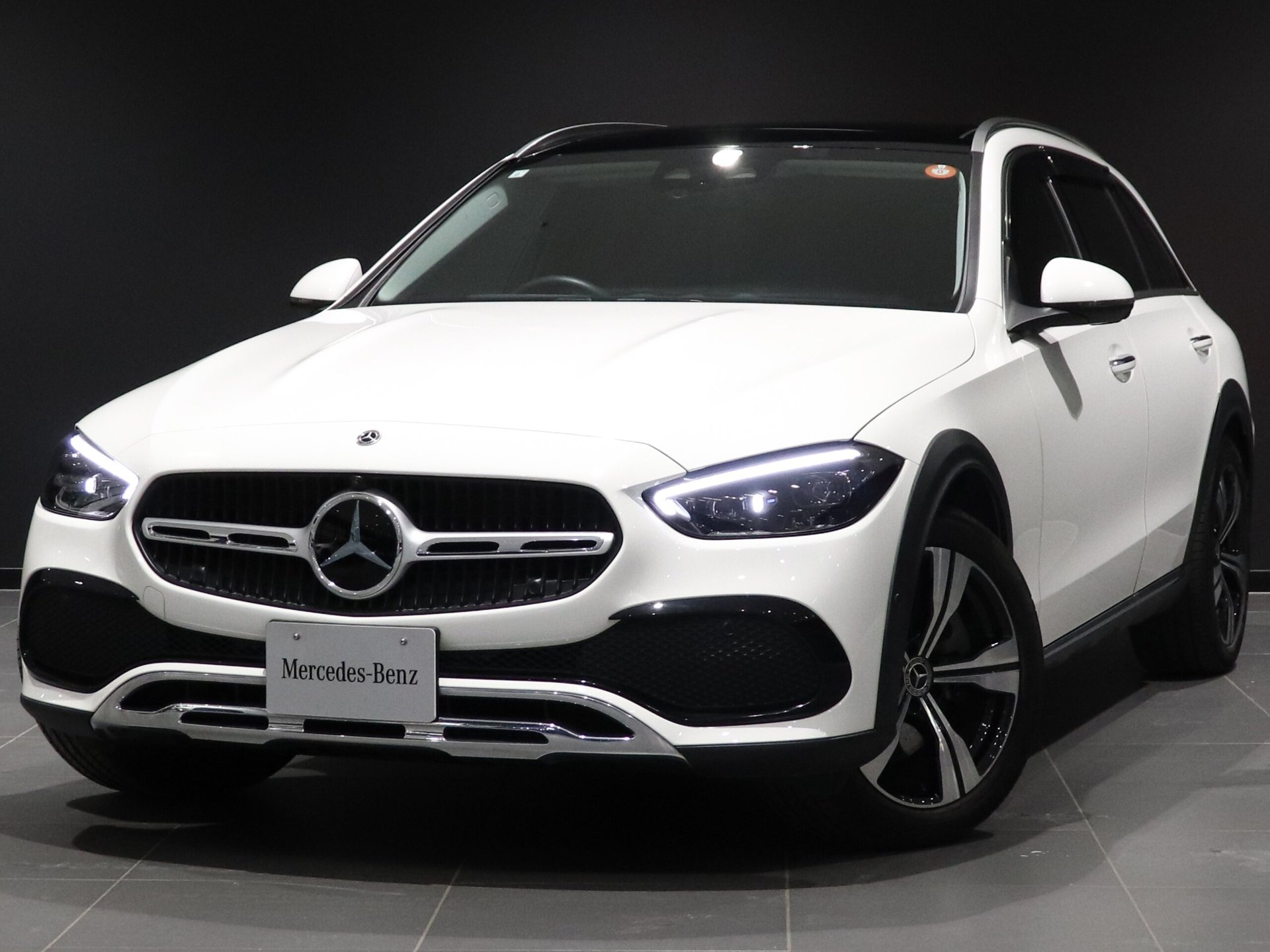 MERCEDES-BENZ C-CLASS ALL-TERRAIN - View 1