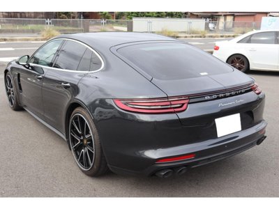 PORSCHE PANAMERA - 3