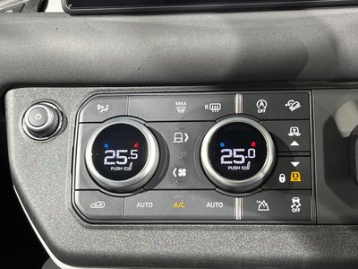 LAND ROVER DEFENDER - 7