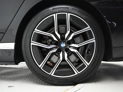 BMW I7 - 6