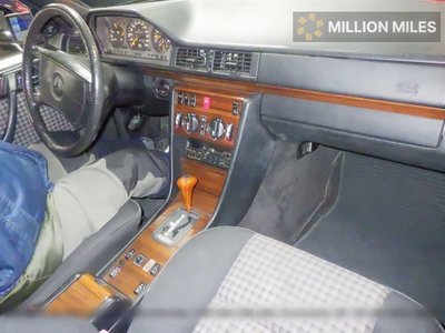 MERCEDES-BENZ 300TE24 - 3