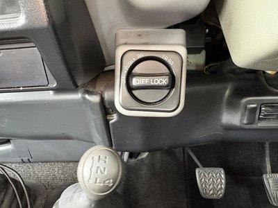 صورة مصغرة 29 لـ 1998 Toyota LAND CRUISER 70