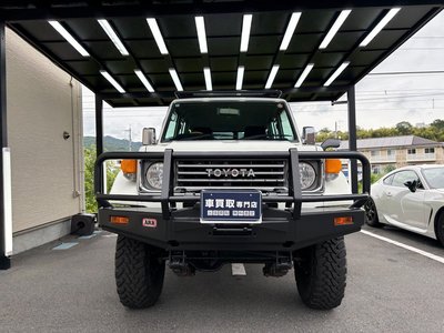 TOYOTA LAND CRUISER 70 - 6