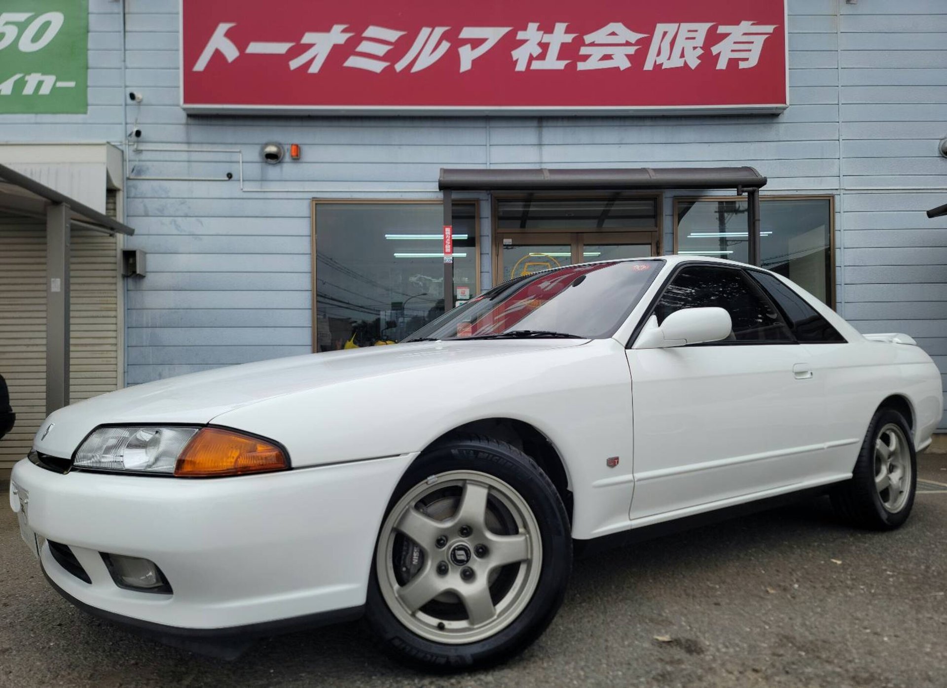 NISSAN SKYLINE COUPE - View 1