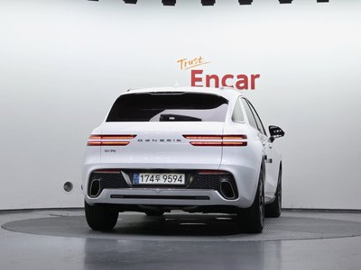 صورة 4 لـ 2021 Genesis GV70