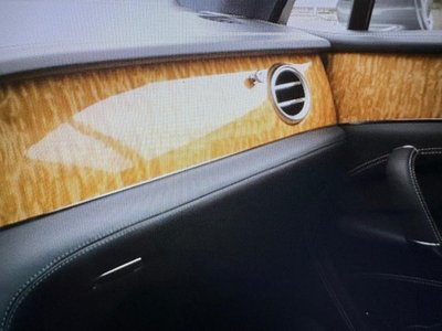 BENTLEY BENTAYGA - 8