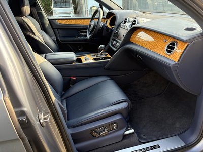 صورة مصغرة 30 لـ 2017 Bentley BENTAYGA