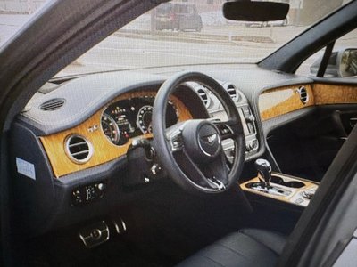 BENTLEY BENTAYGA - 7