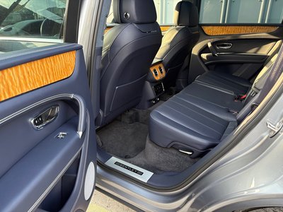صورة مصغرة 39 لـ 2017 Bentley BENTAYGA