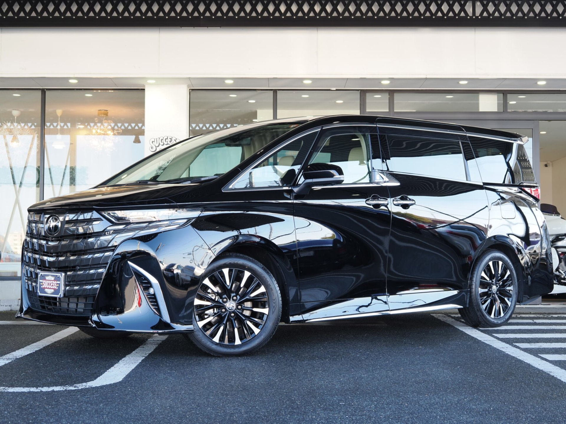 TOYOTA ALPHARD - View 1