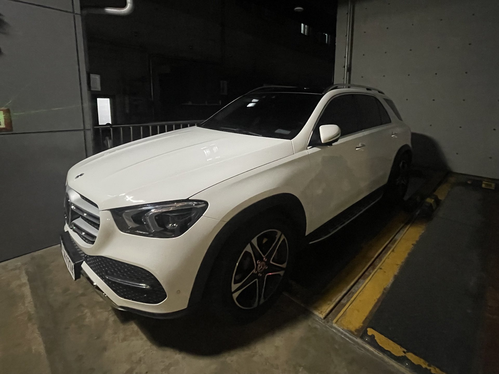 MERCEDES-BENZ GLE - View 1