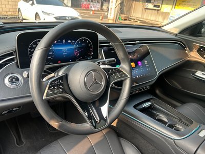 MERCEDES-BENZ E-CLASS - 10