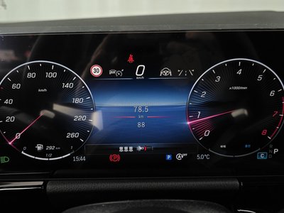 MERCEDES-BENZ GLA - 8