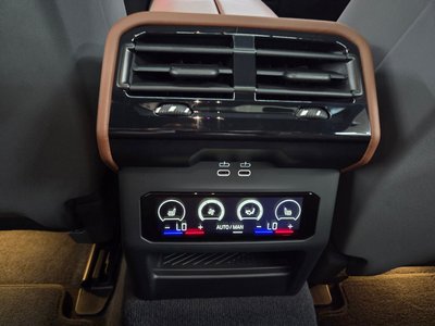 2025 BMW I5 — миниатюра 20