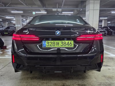 2025 BMW I5 — фото 3