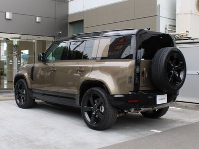 LAND ROVER DEFENDER - 9
