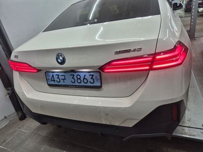 BMW I5 - 2
