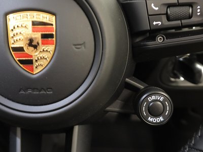 2023 Porsche MACAN — миниатюра 17
