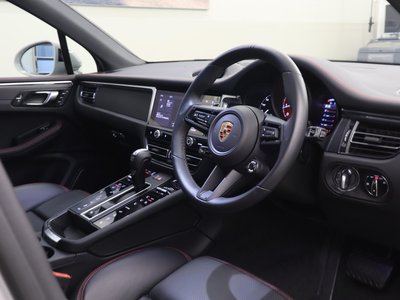 2023 Porsche MACAN — миниатюра 12